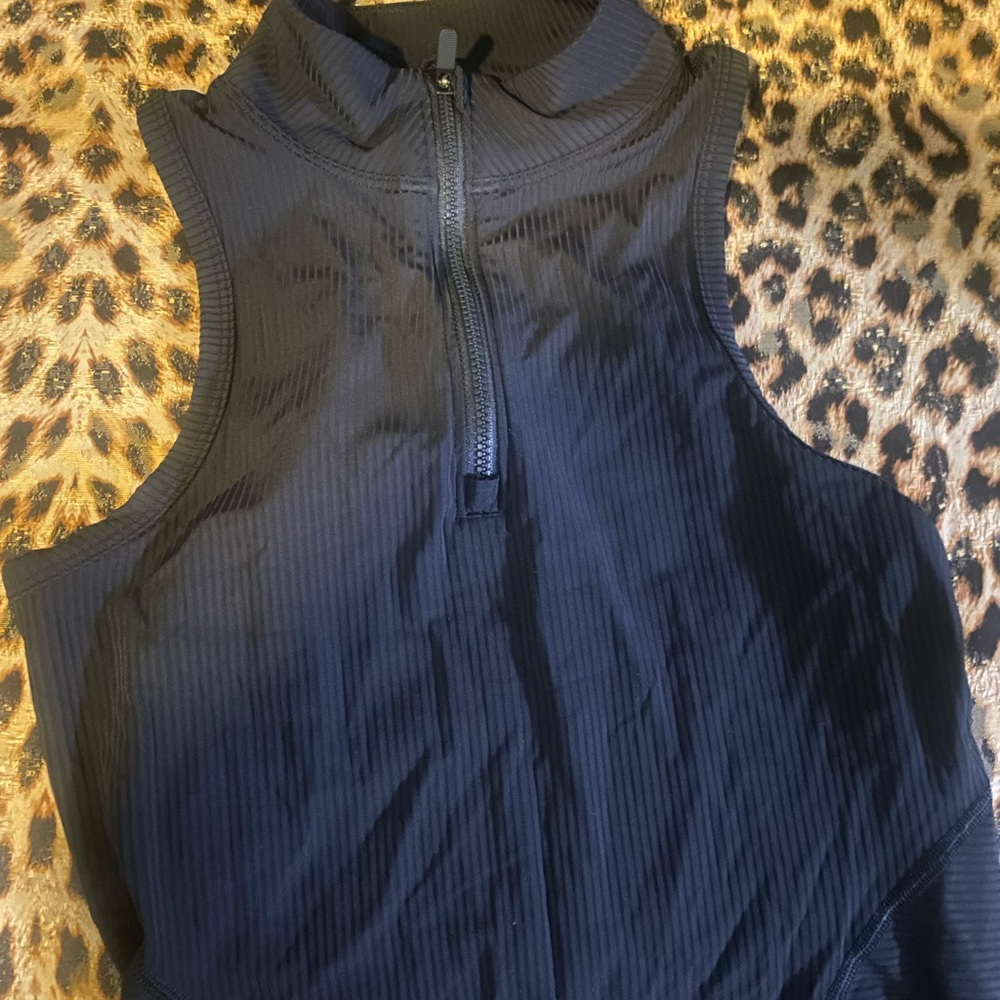 Lululemon workout top
